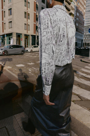 Bedruckte Bluse mit Paspelierung