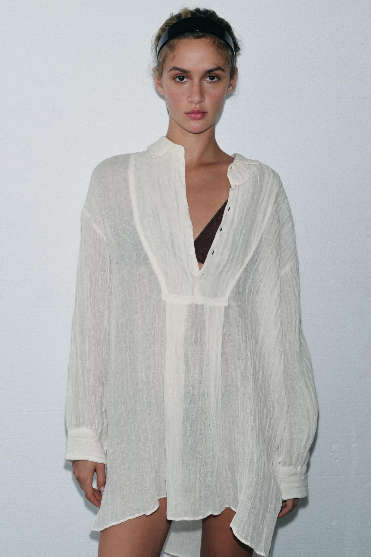 LIMITIERTE AUFLAGE LEINEN MIT KNOPFEFFER