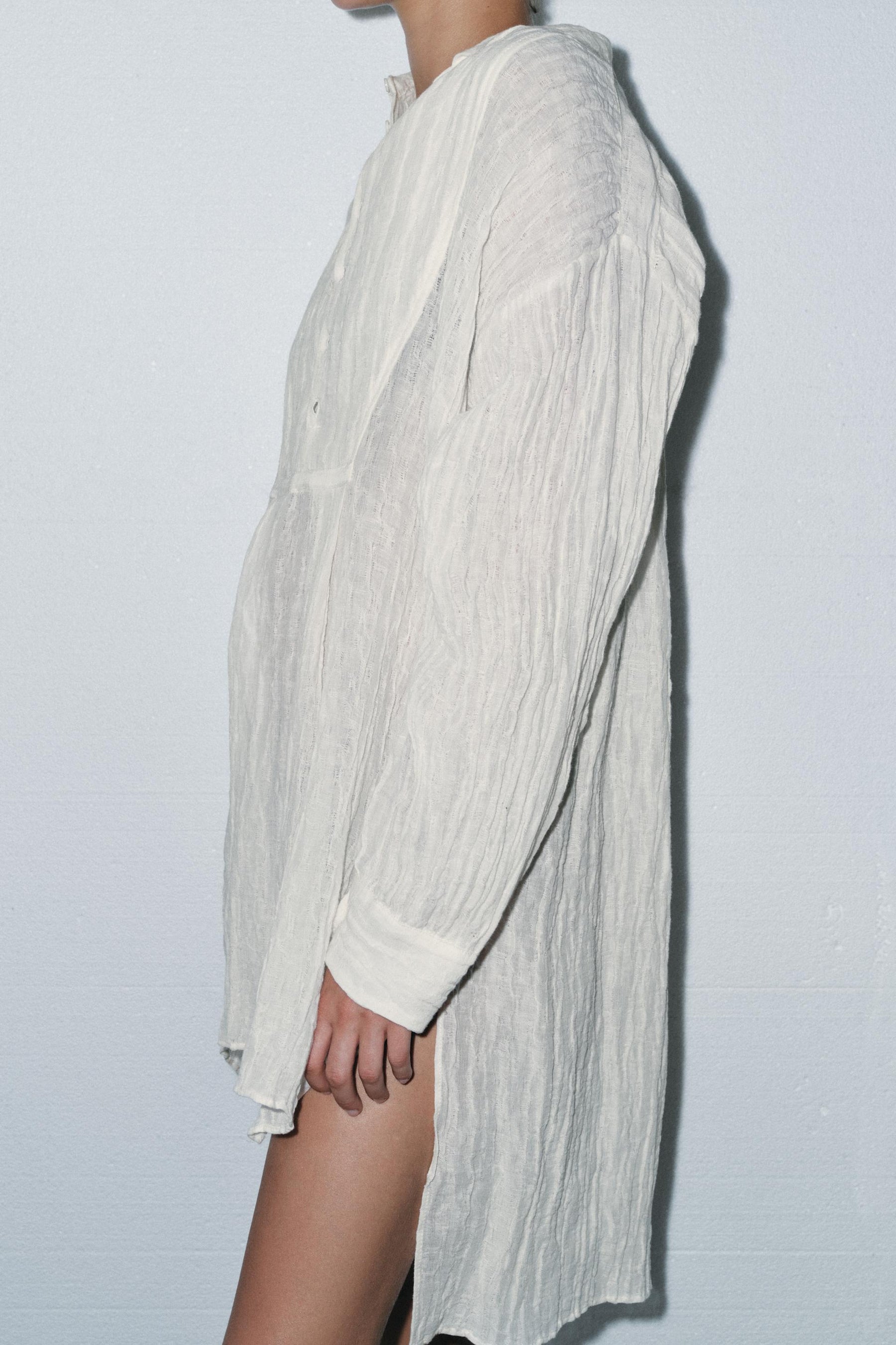 LIMITIERTE AUFLAGE LEINEN MIT KNOPFEFFER