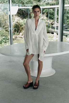 LIMITIERTE AUFLAGE LEINEN MIT KNOPFEFFER