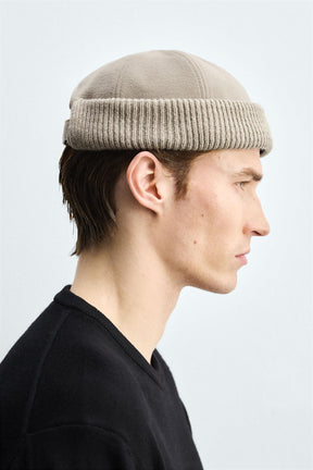 CONTRAST SHORT BEANIE - Image 2