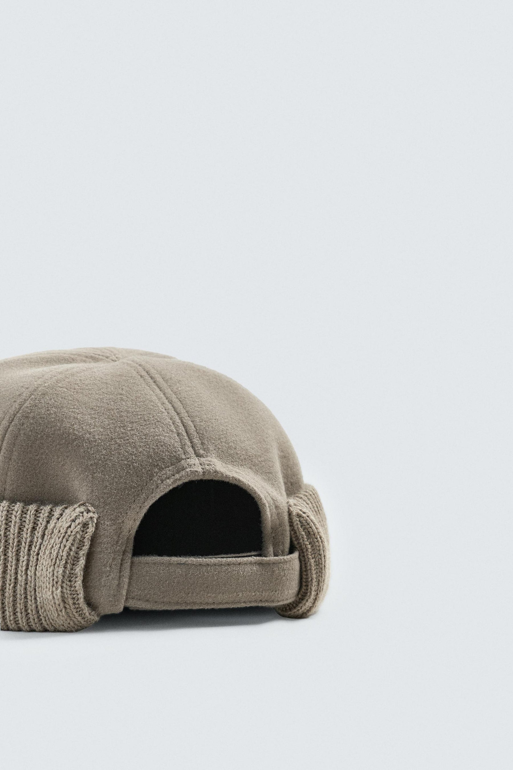 CONTRAST SHORT BEANIE - Image 6