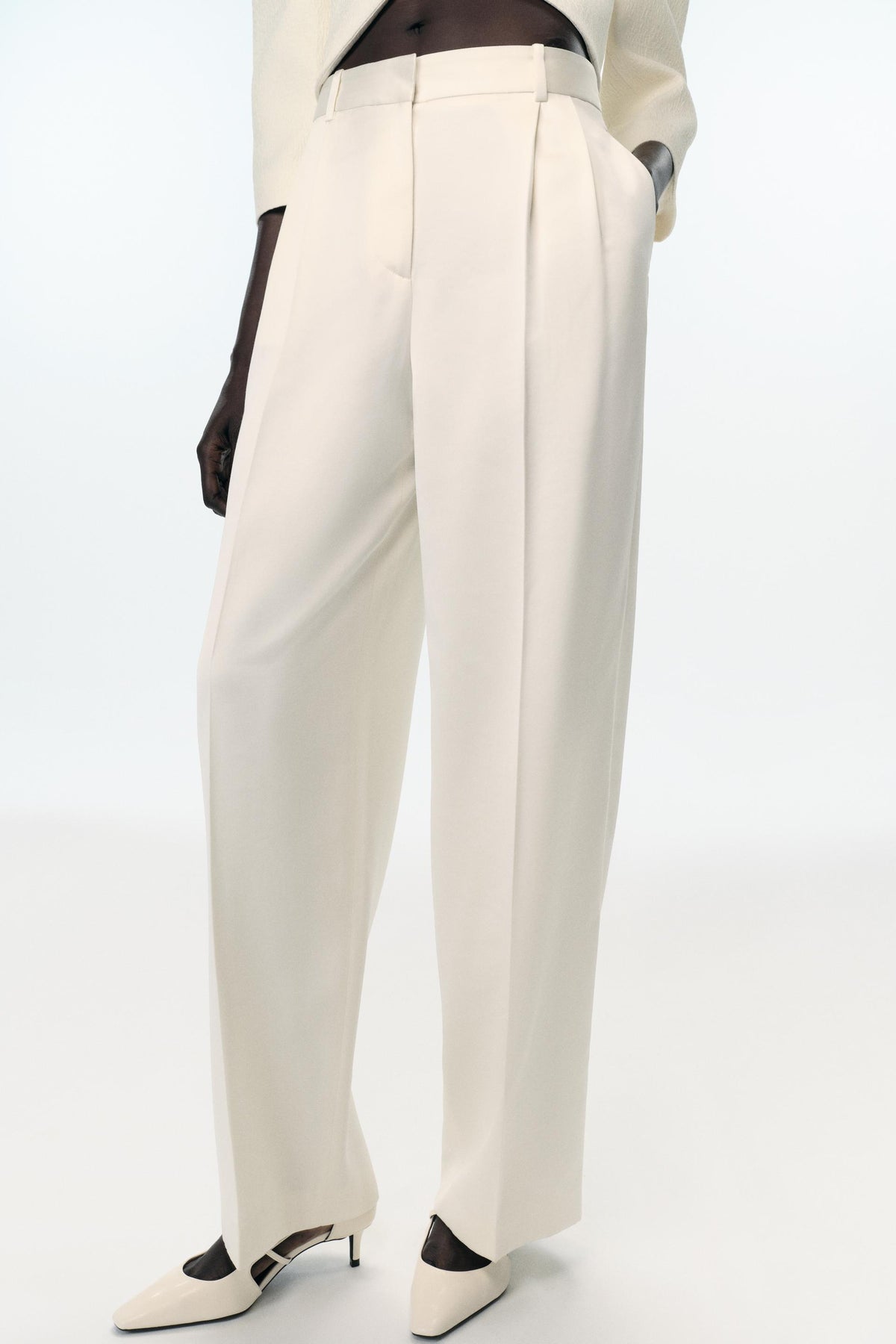 Hose mit geraden Abnähern