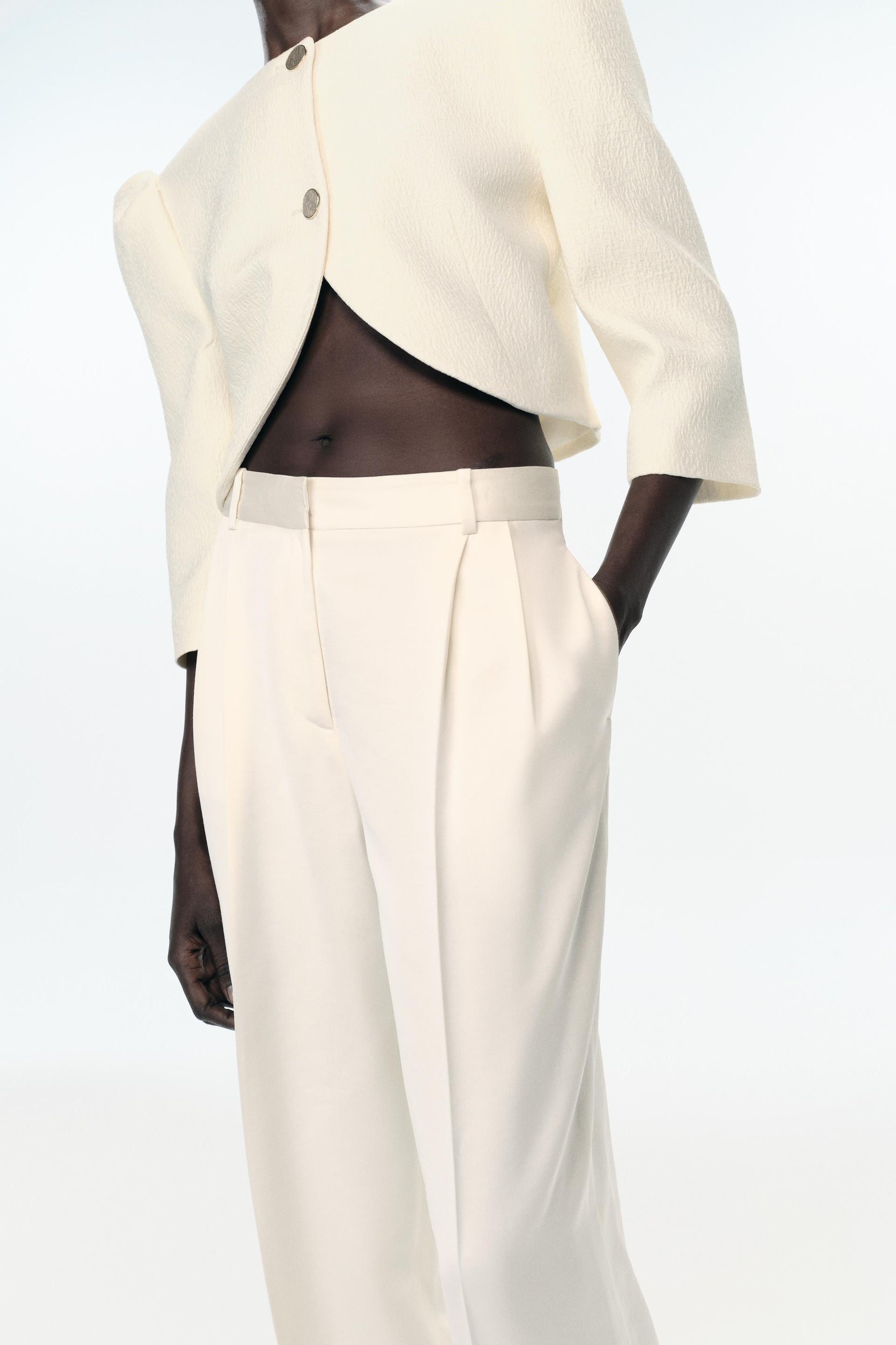 Hose mit geraden Abnähern