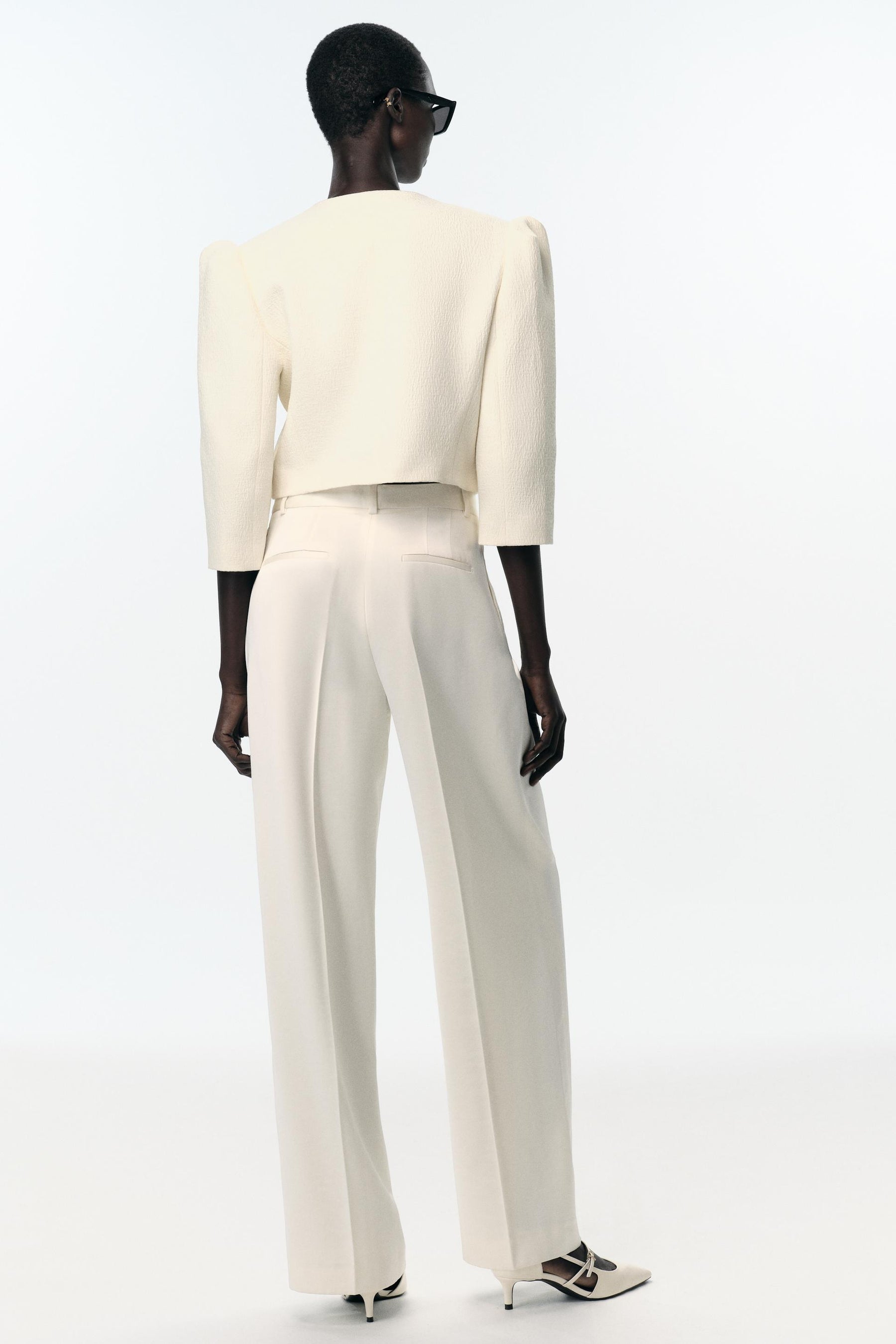 Hose mit geraden Abnähern