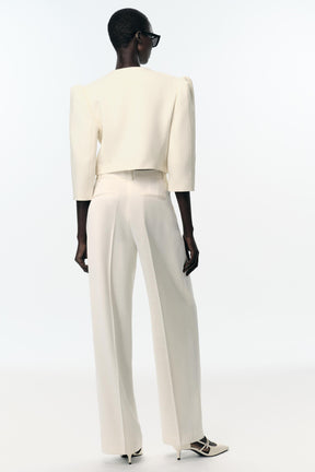 Hose mit geraden Abnähern