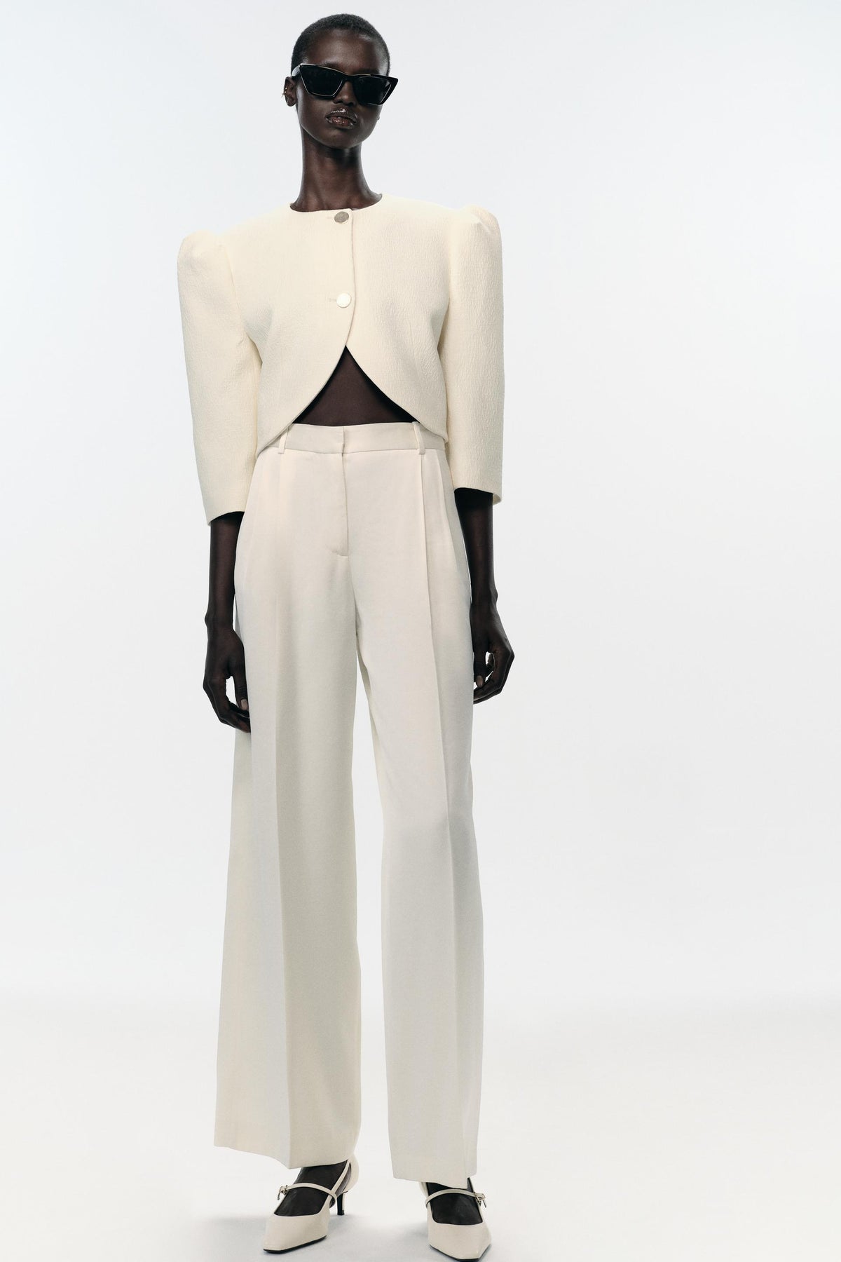 Hose mit geraden Abnähern