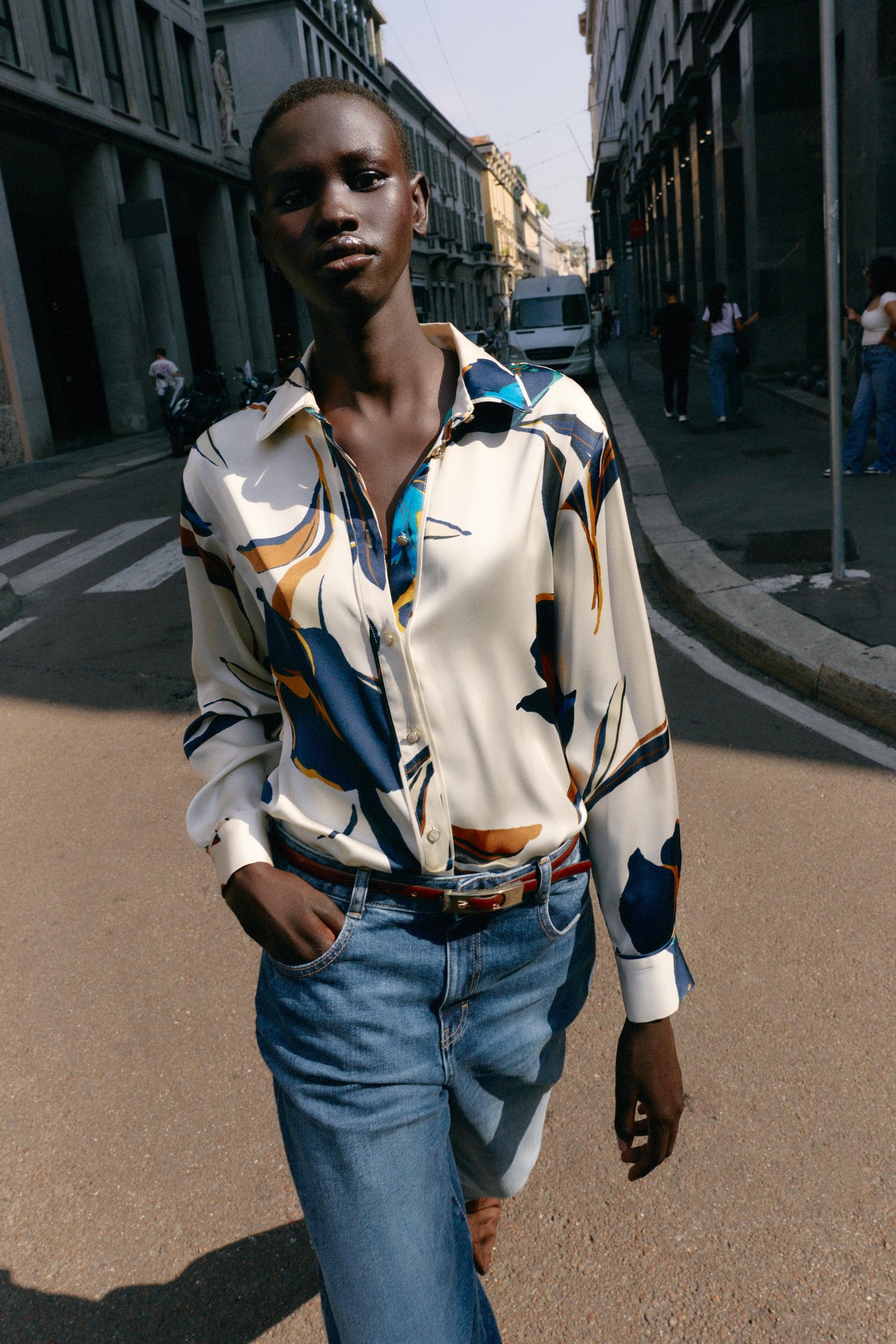 Satinhemd mit Blumenmuster