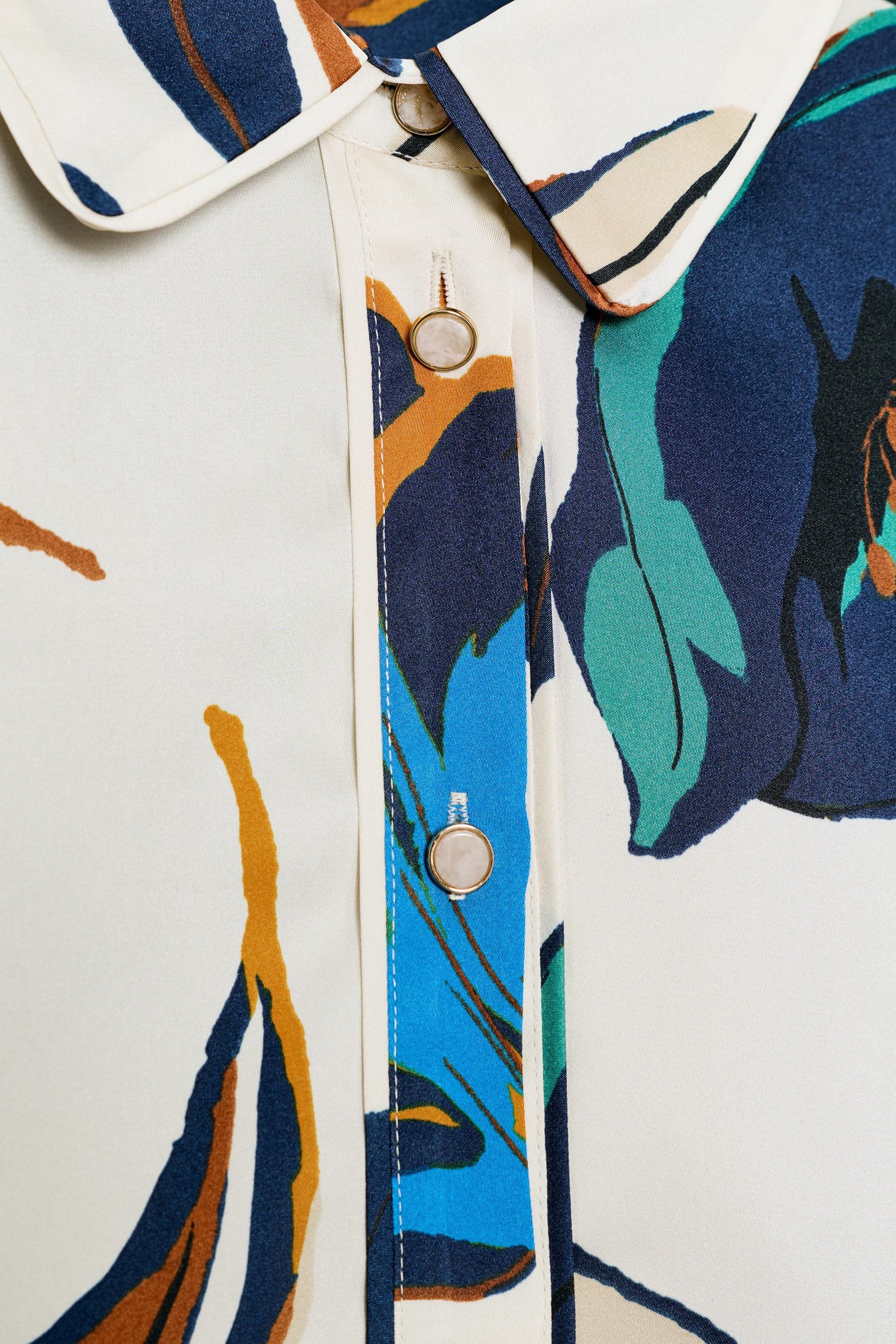 Satinhemd mit Blumenmuster