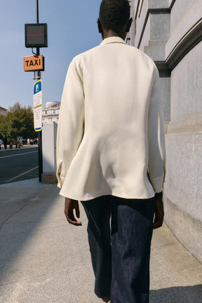 Satinhemd mit überkreuzten Trägern