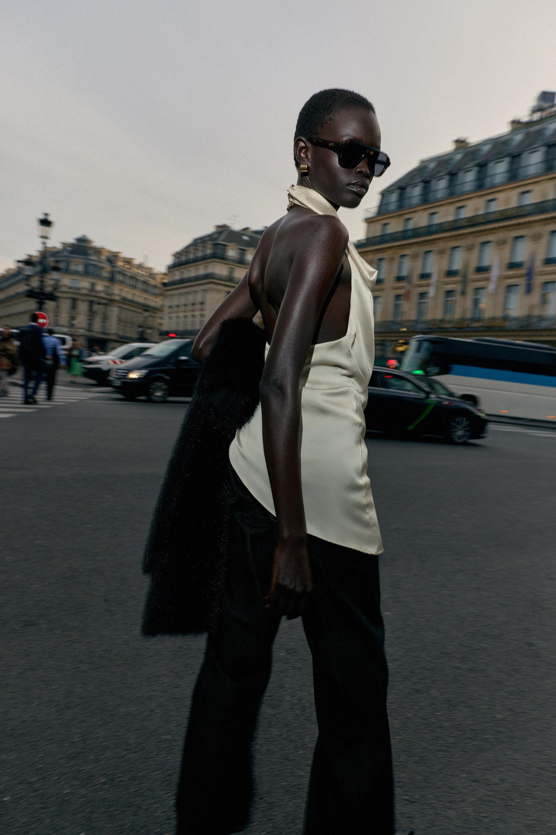 ASYMMETRISCHES SATIN-TOP