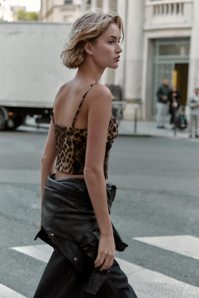 Spitzentop mit Tiermuster