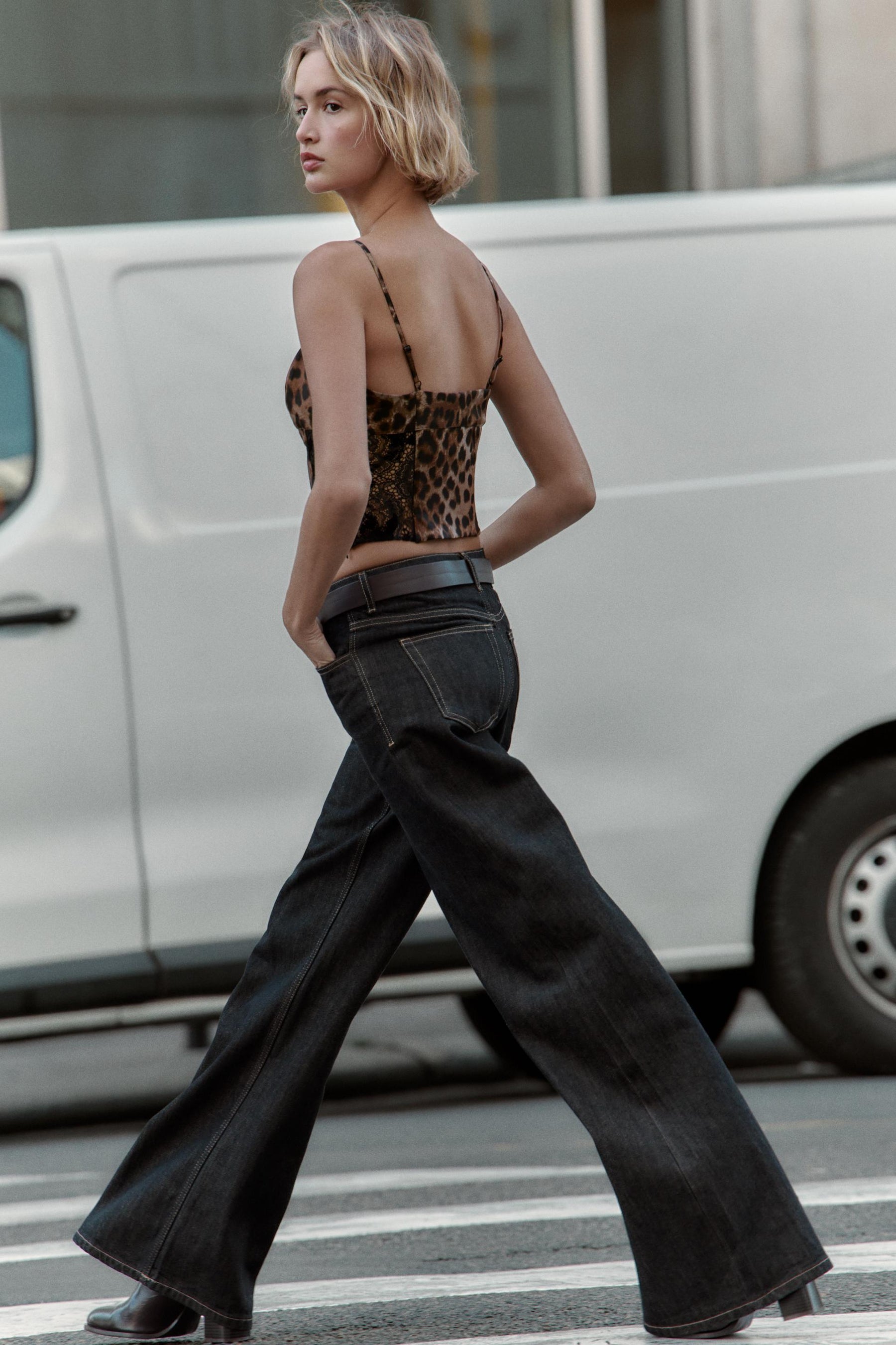 Spitzentop mit Tiermuster