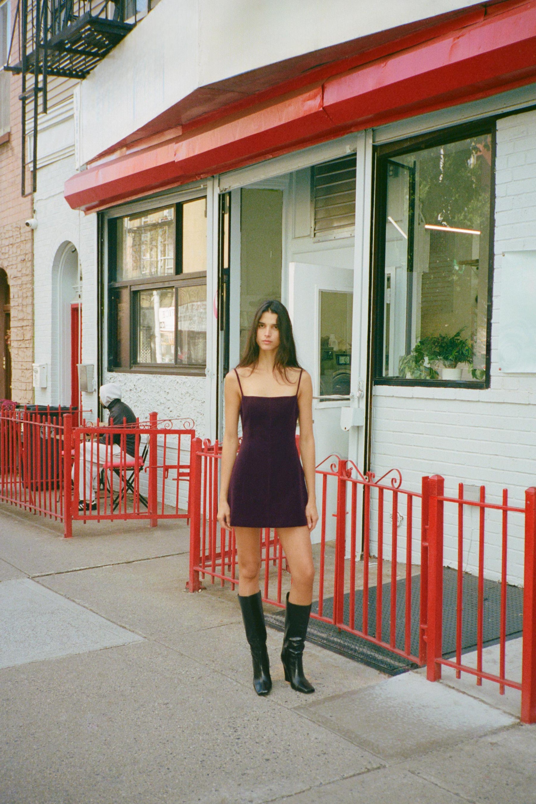 Voluminöses kurzes Kleid