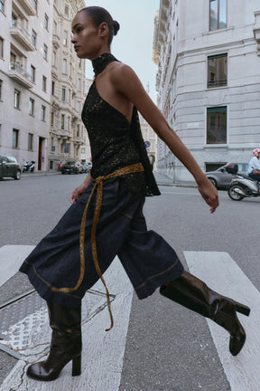 Neckholder-Top mit Metallic-Besatz