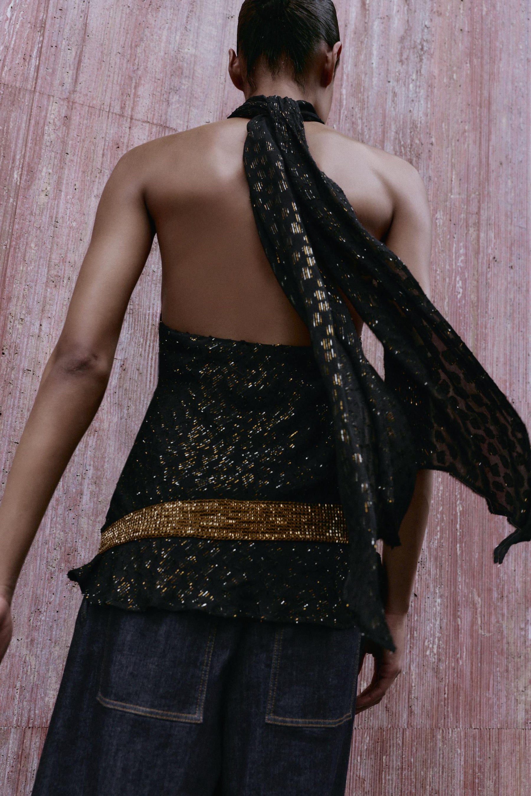 Neckholder-Top mit Metallic-Besatz