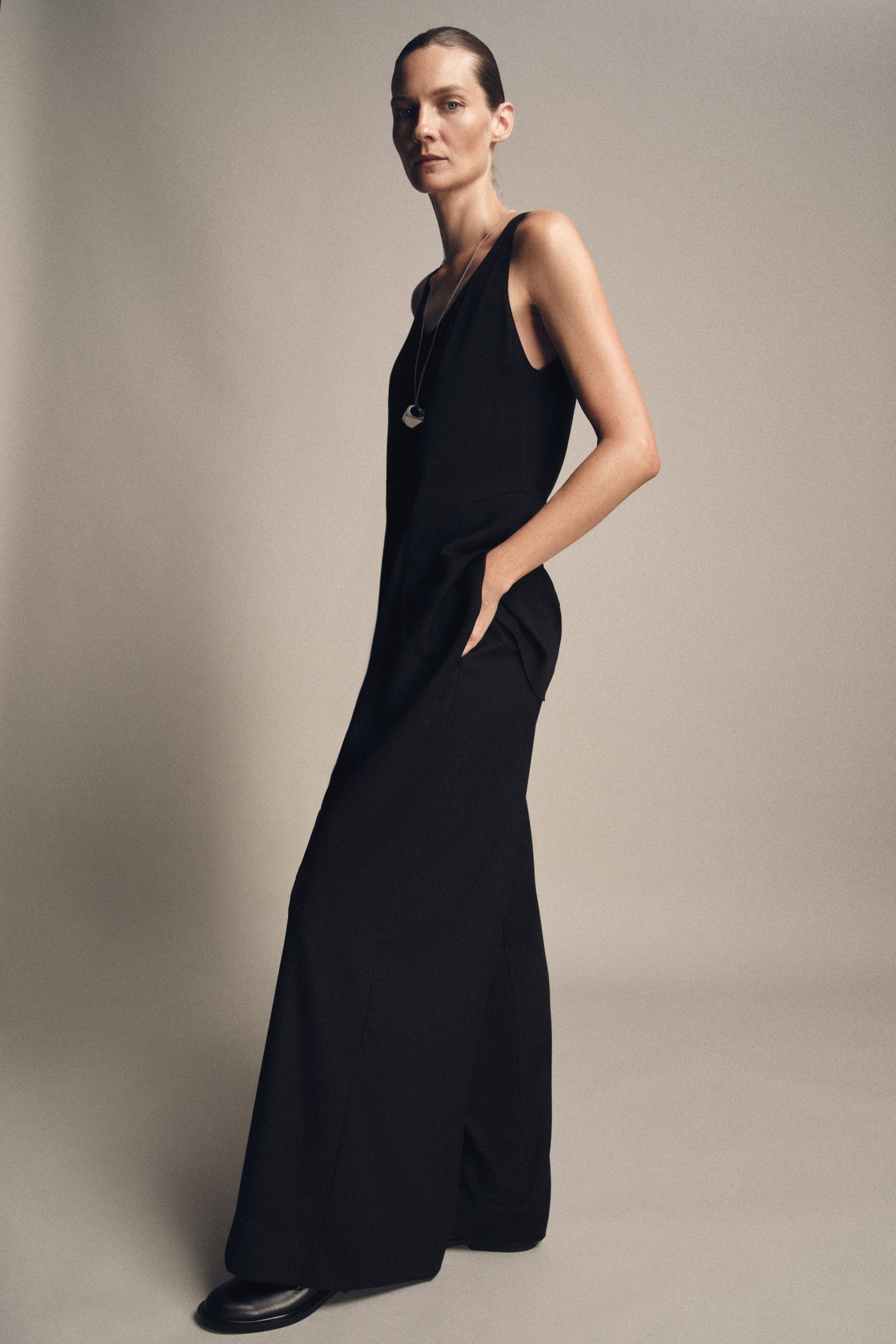 ASYMMETRISCHES MODE-TOP