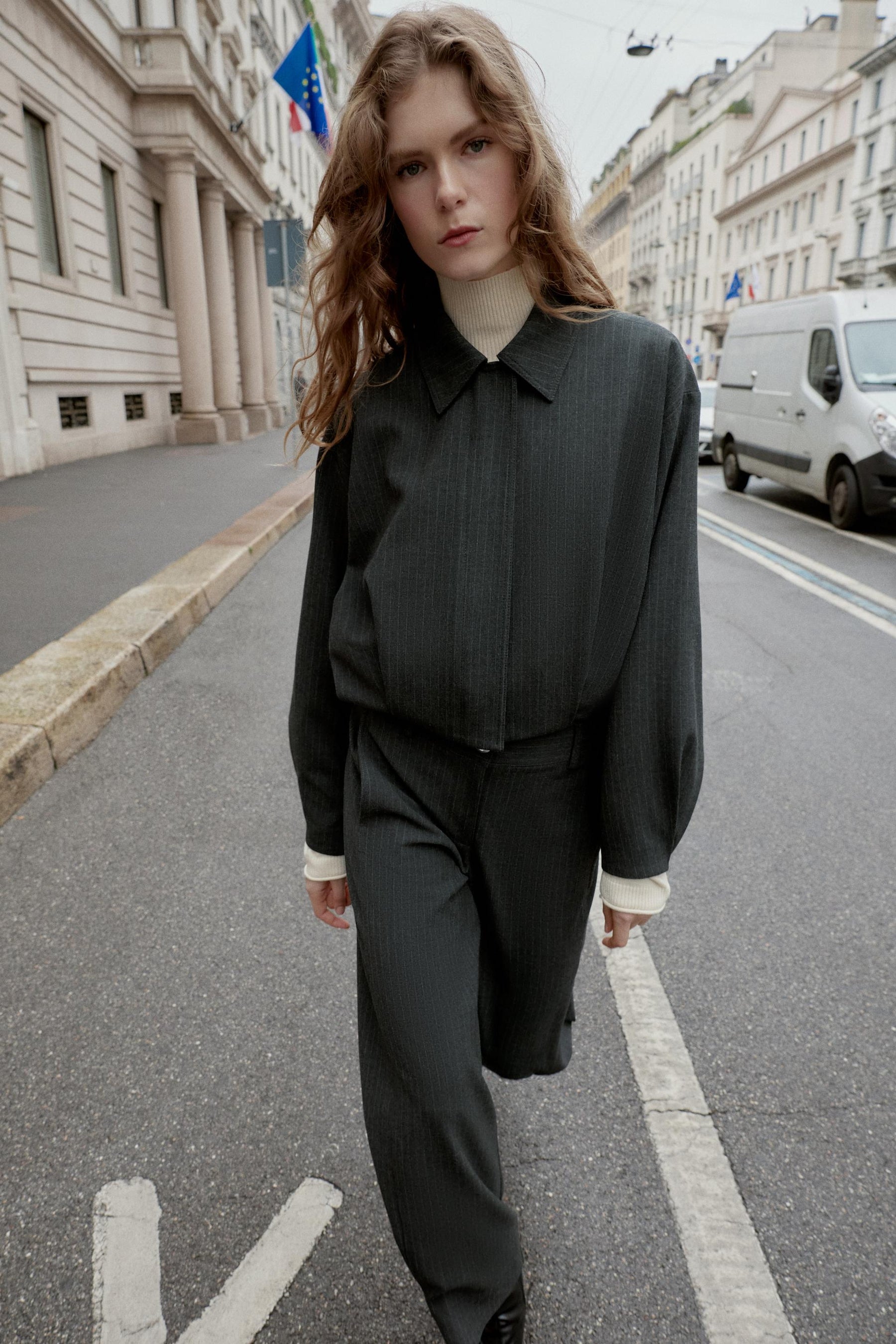 SHORT PINSTRIPE BALLOON BOMBER JACKET - Image 4