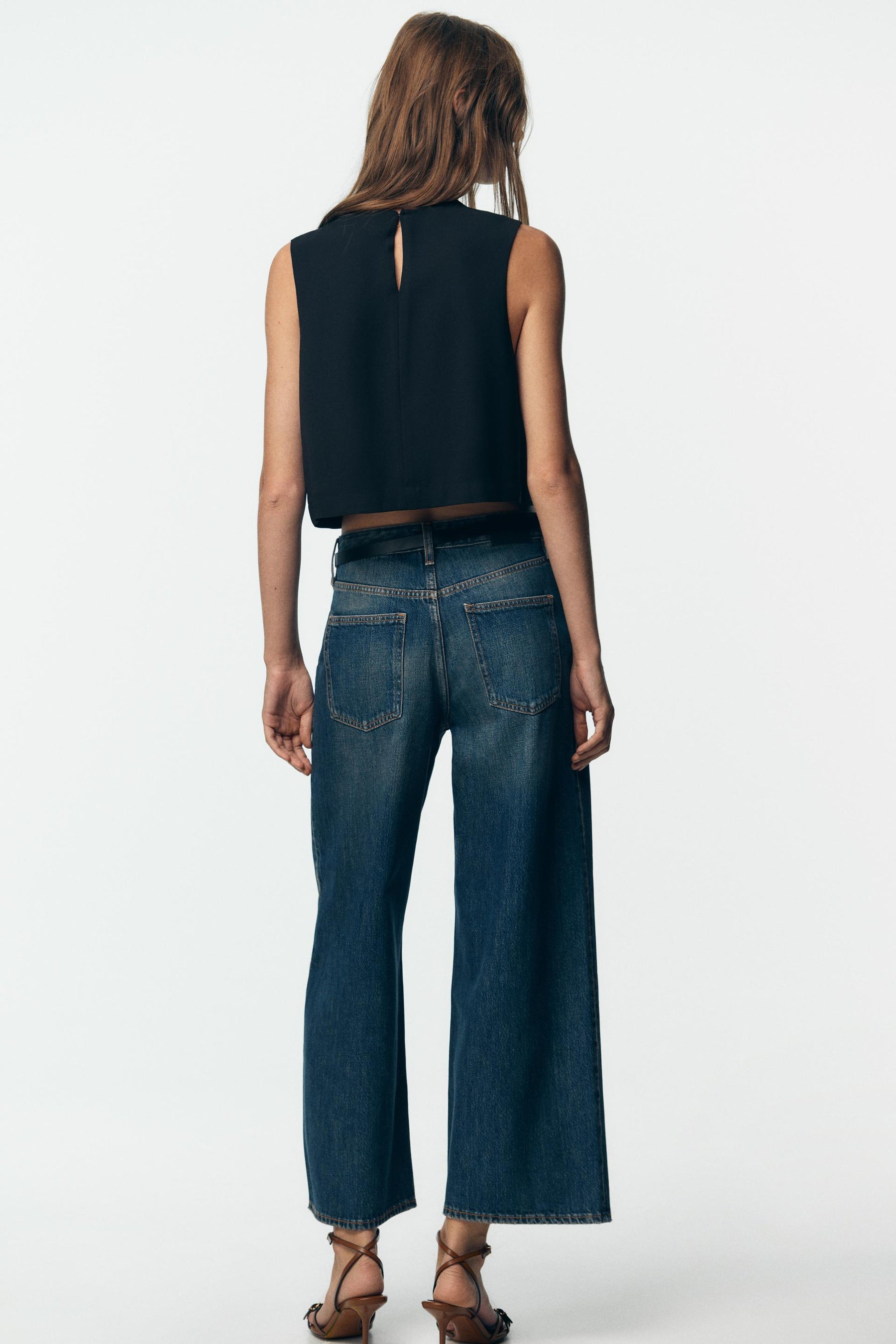 Hochtaillierte Culottes-Jeans mit Gürtel