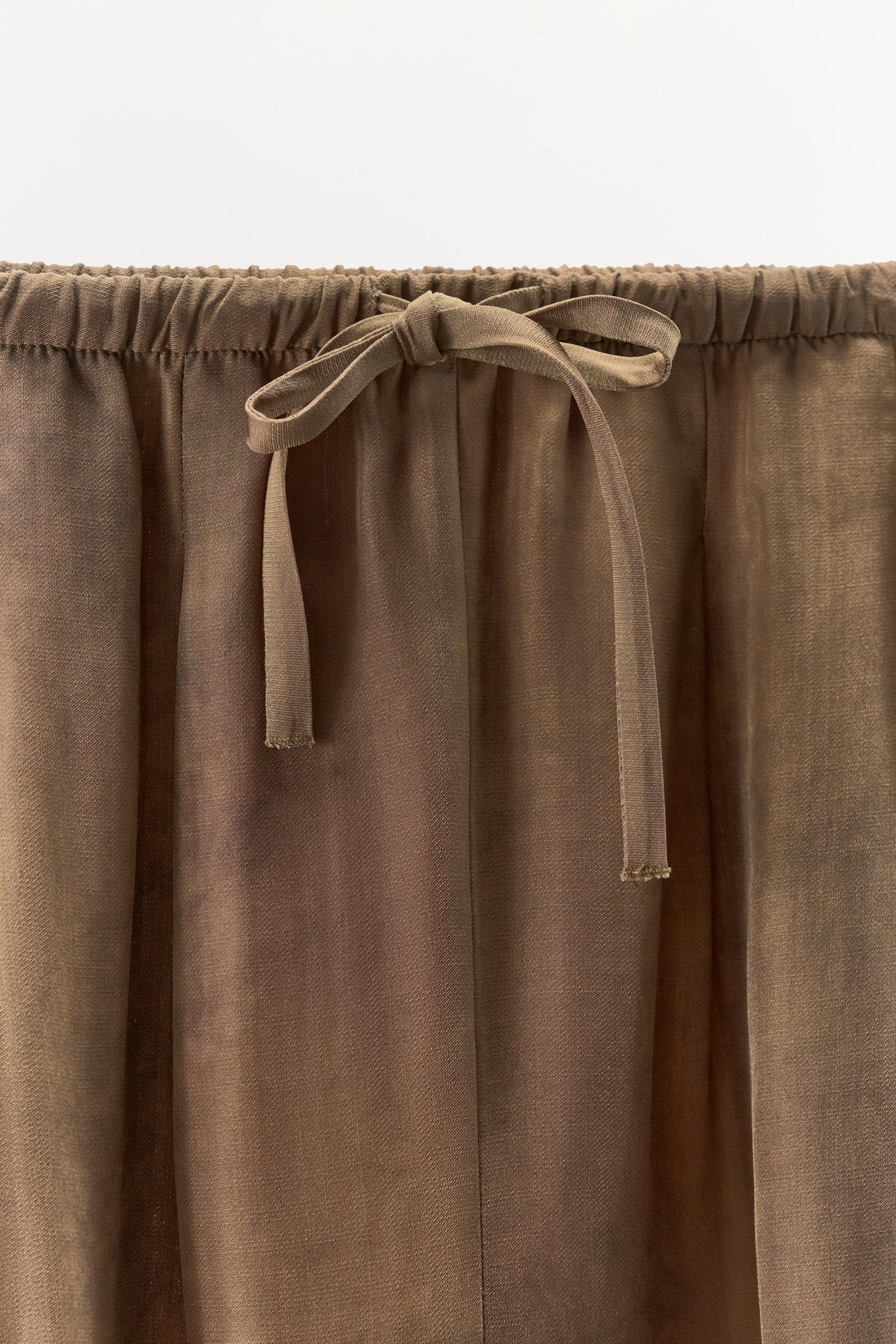 Bedruckte Hose mit Volumen