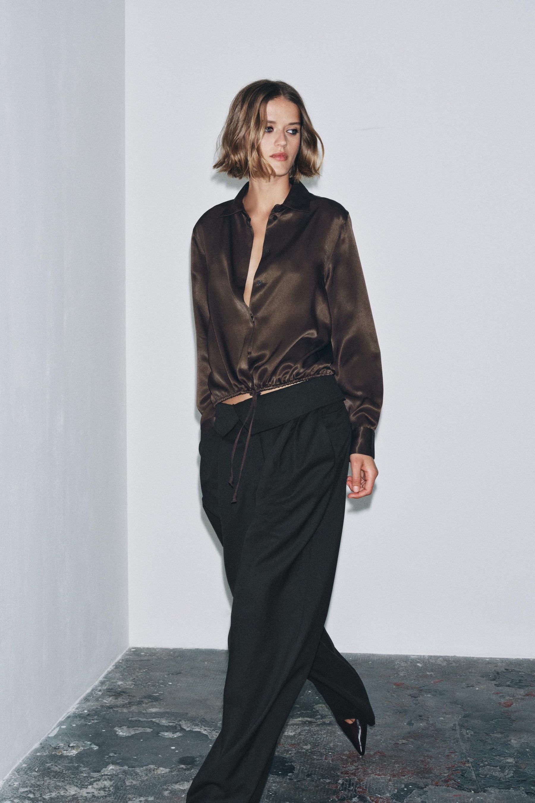 Satinbluse mit Bindebändern