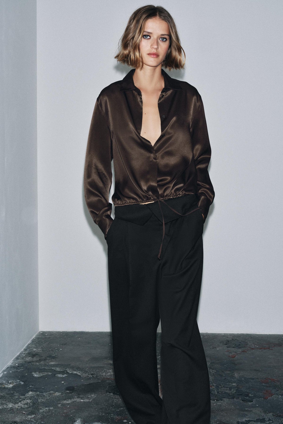 Satinbluse mit Bindebändern