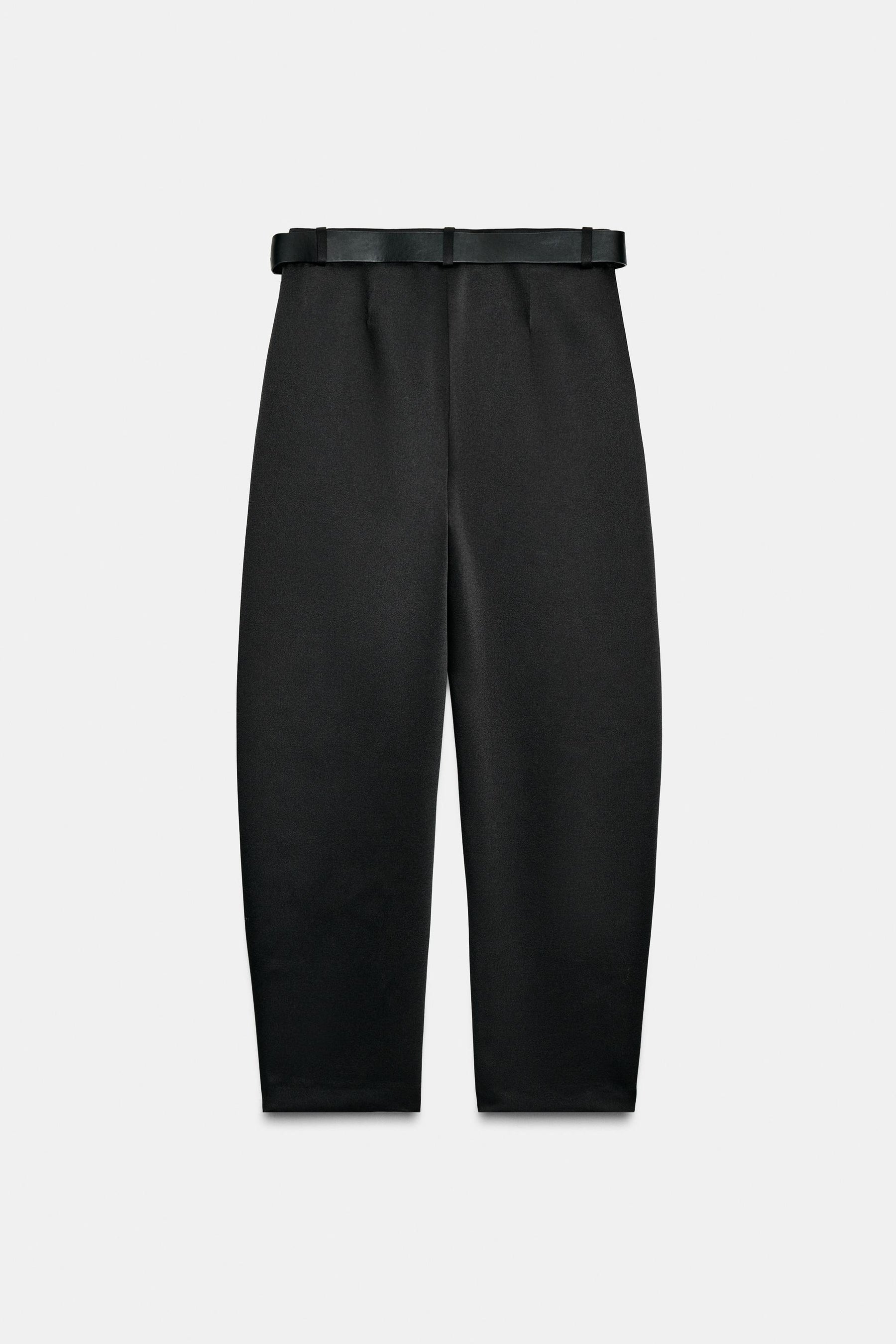 Satinhose mit Gürtel