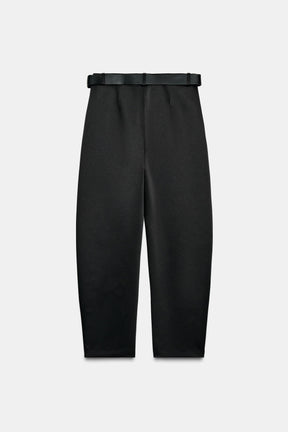 Satinhose mit Gürtel