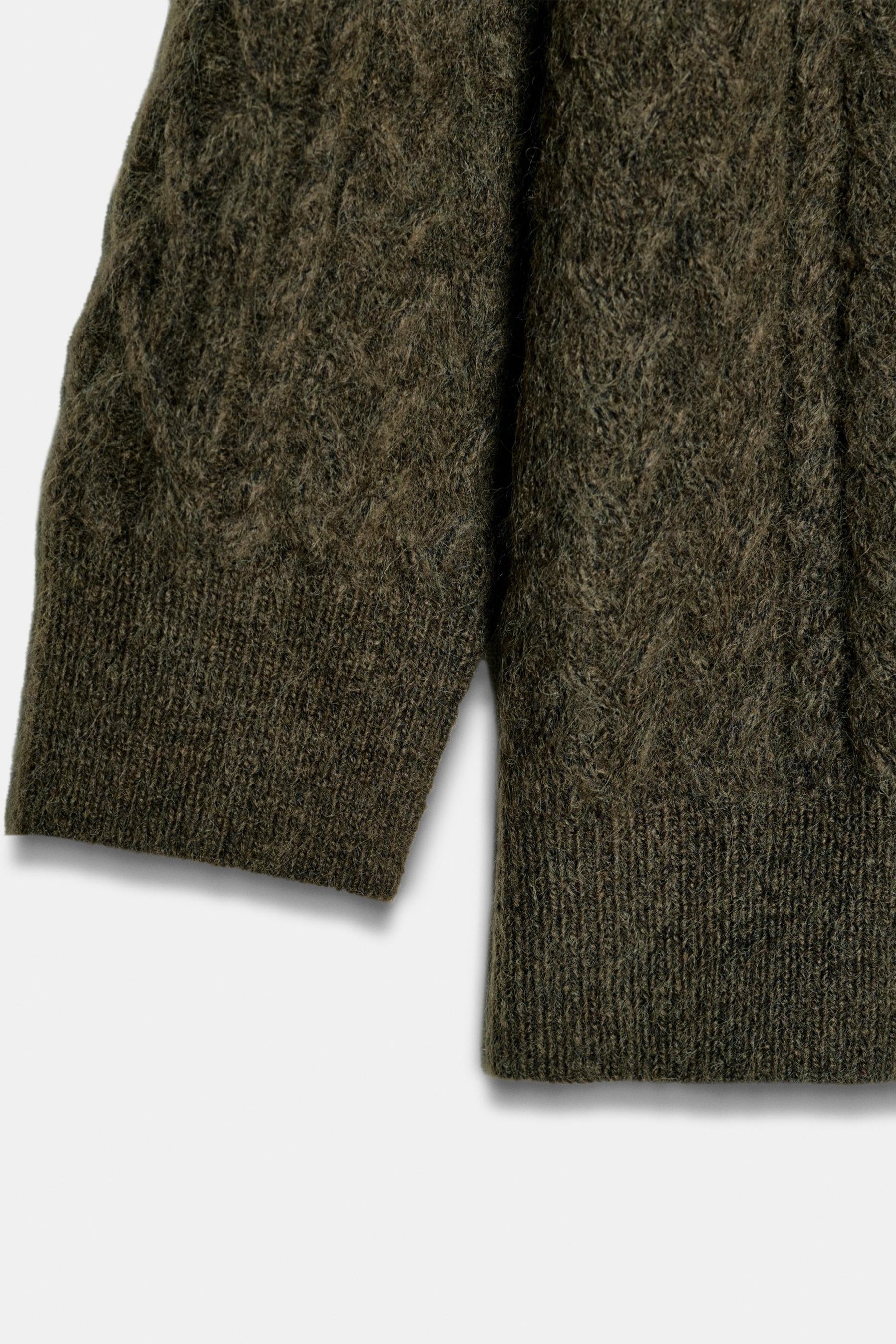 OVERSIZED CABLE KNIT JUMPER - Image 6