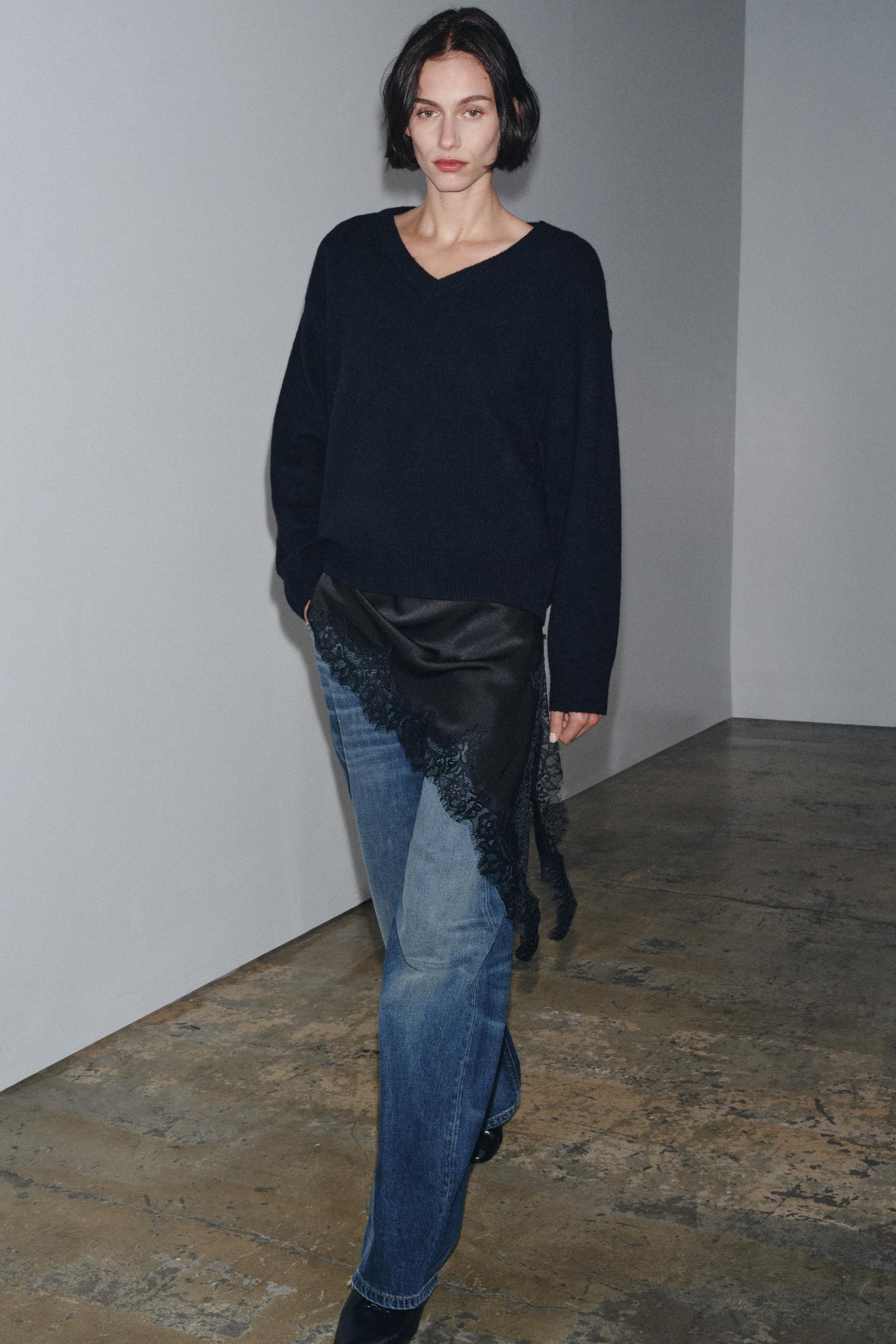 Wollpullover mit V-Ausschnitt