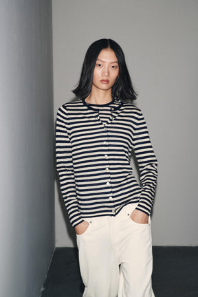 Gestreifter Strickcardigan