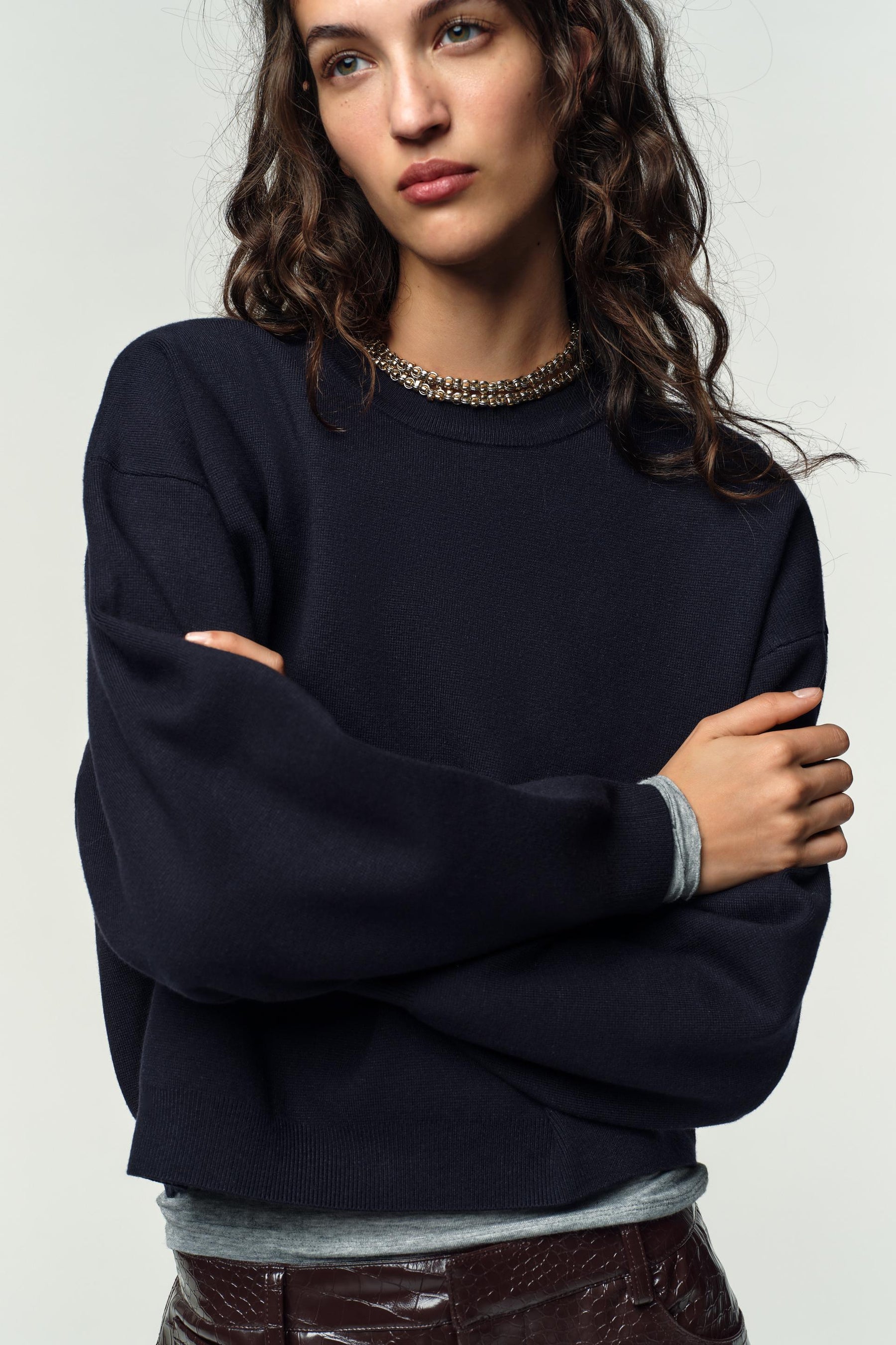 EINFACH GESTRICHENES SWEATSHIRT