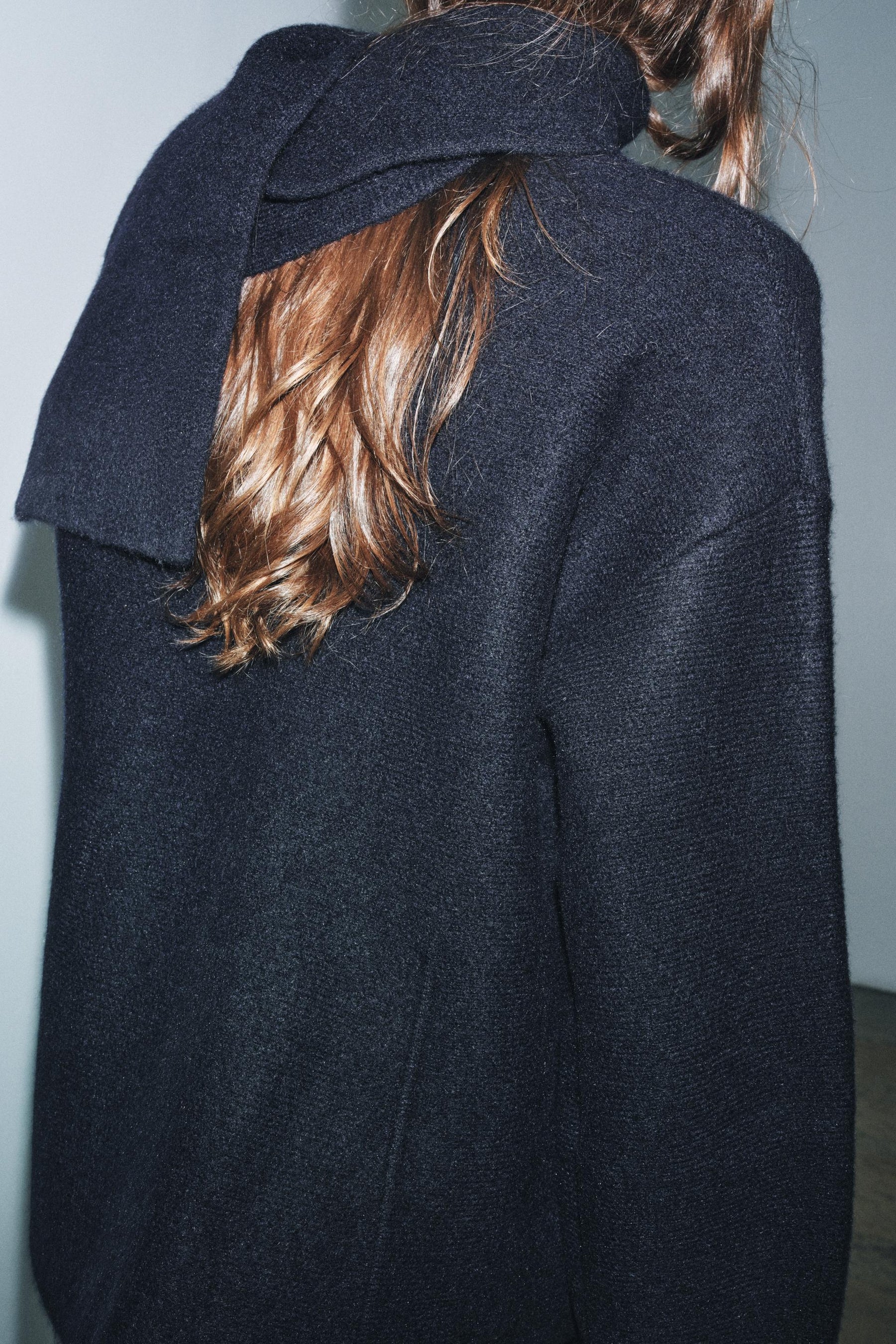 SHORT KNIT COAT WITH SCARF - Image 3