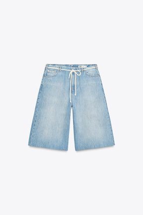 Hüftig geschnittene Denim-Bermudashorts