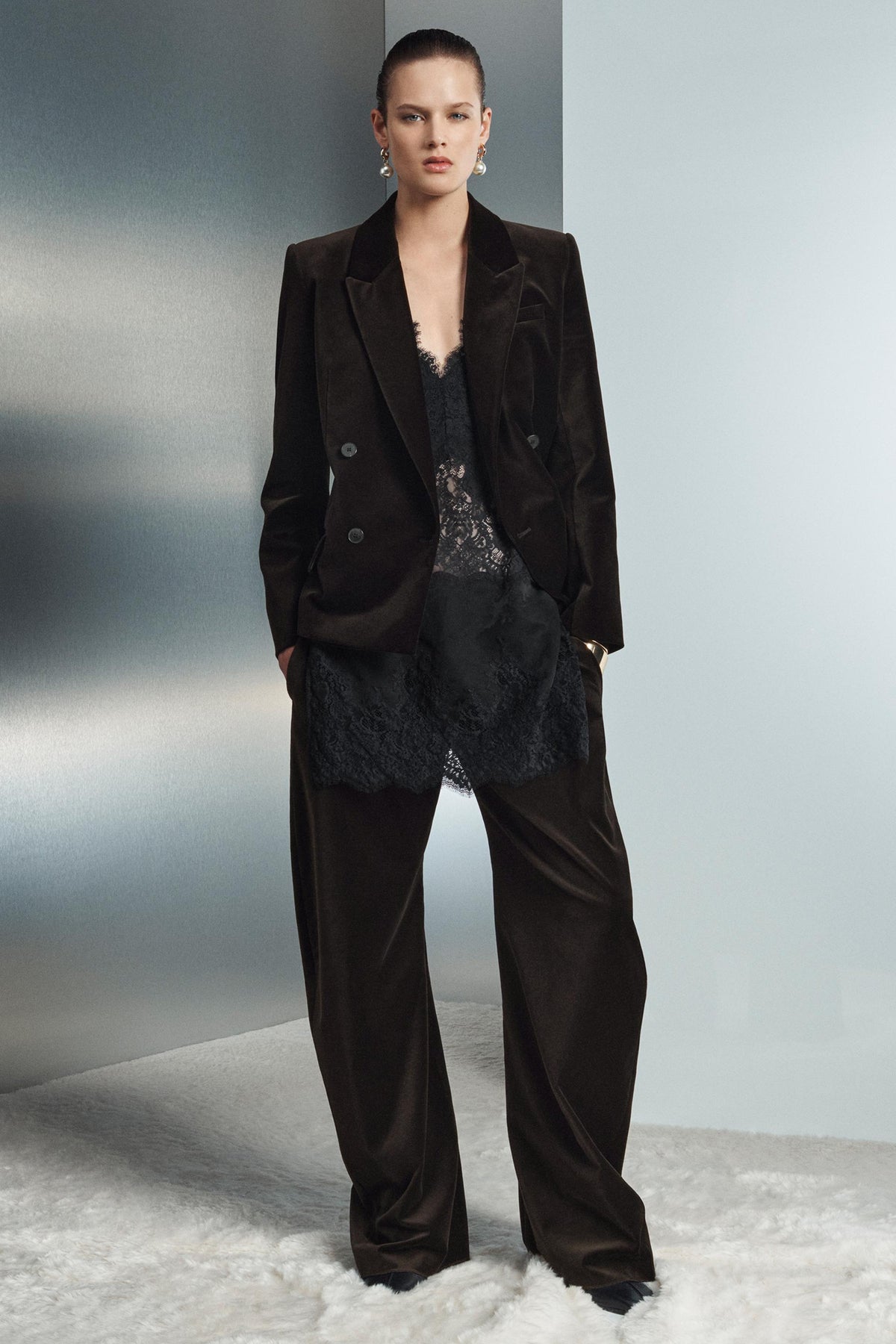 Samthose in Karottenform