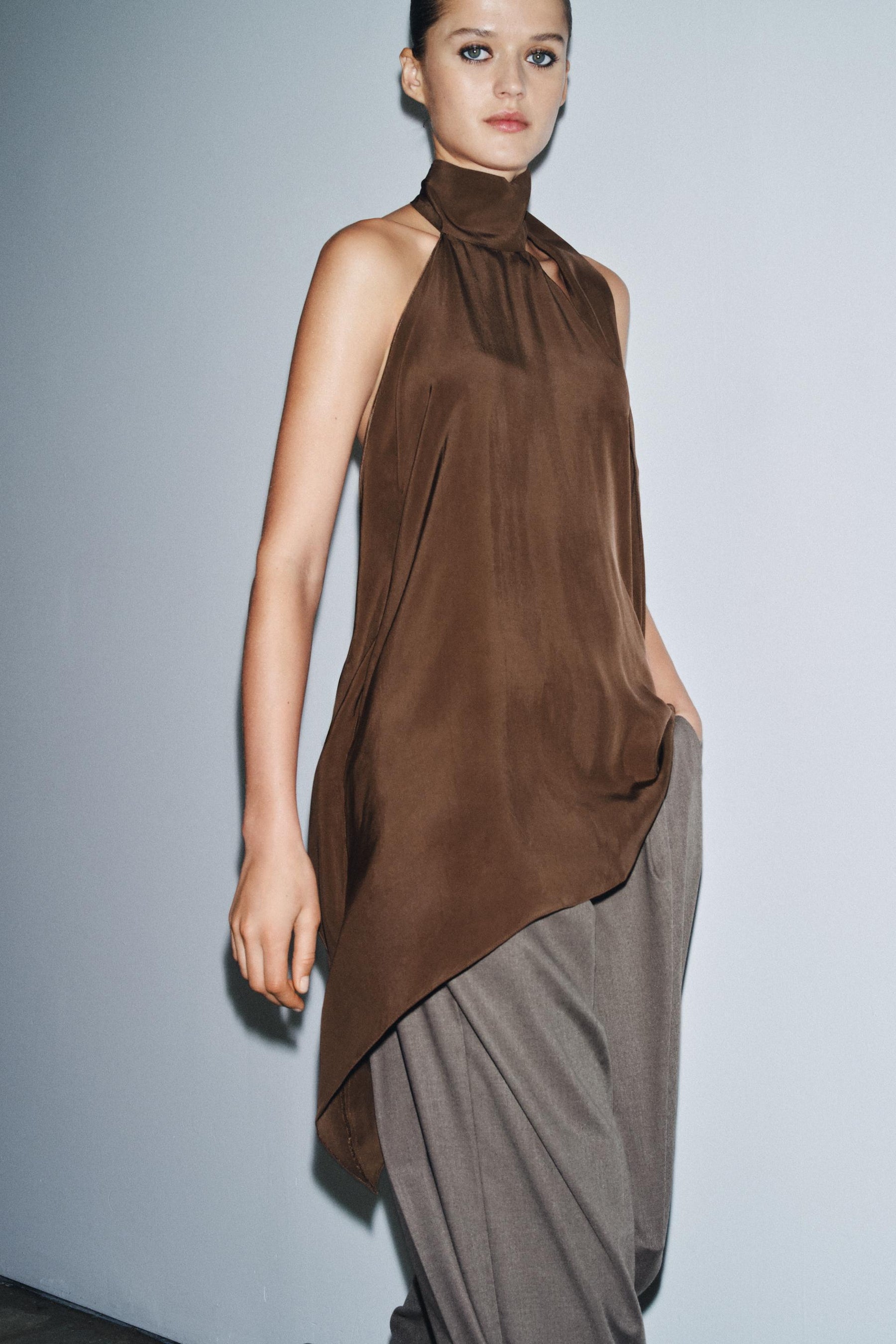 Asymmetrisches Neckholder-Top