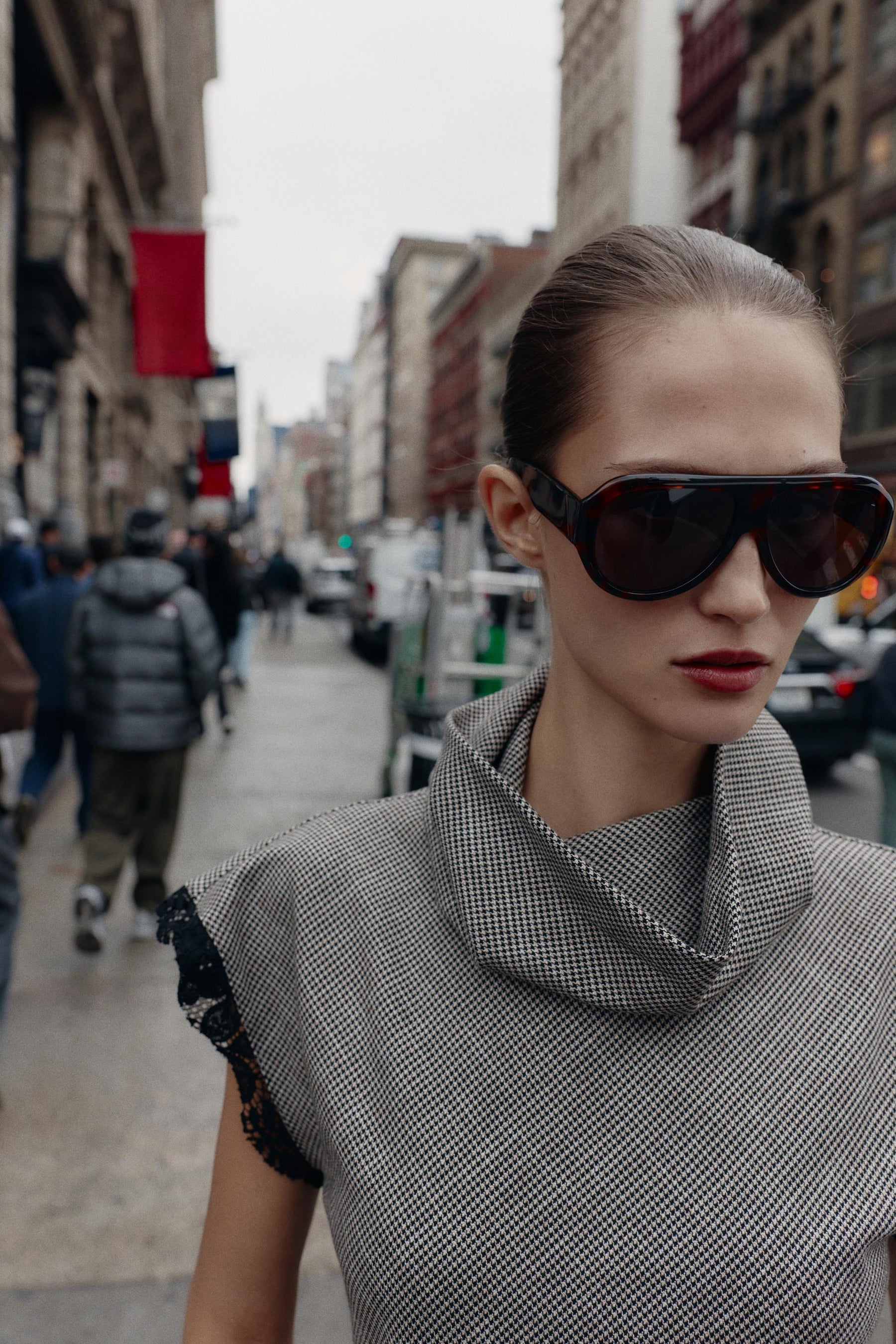 Spitzentop mit Hahnentrittmuster