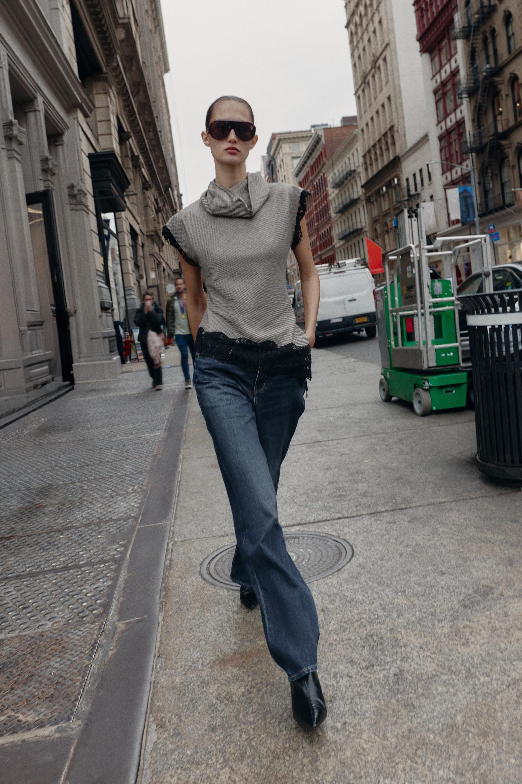 Spitzentop mit Hahnentrittmuster