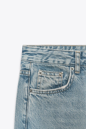 Relaxed Mid-Waist Jeans