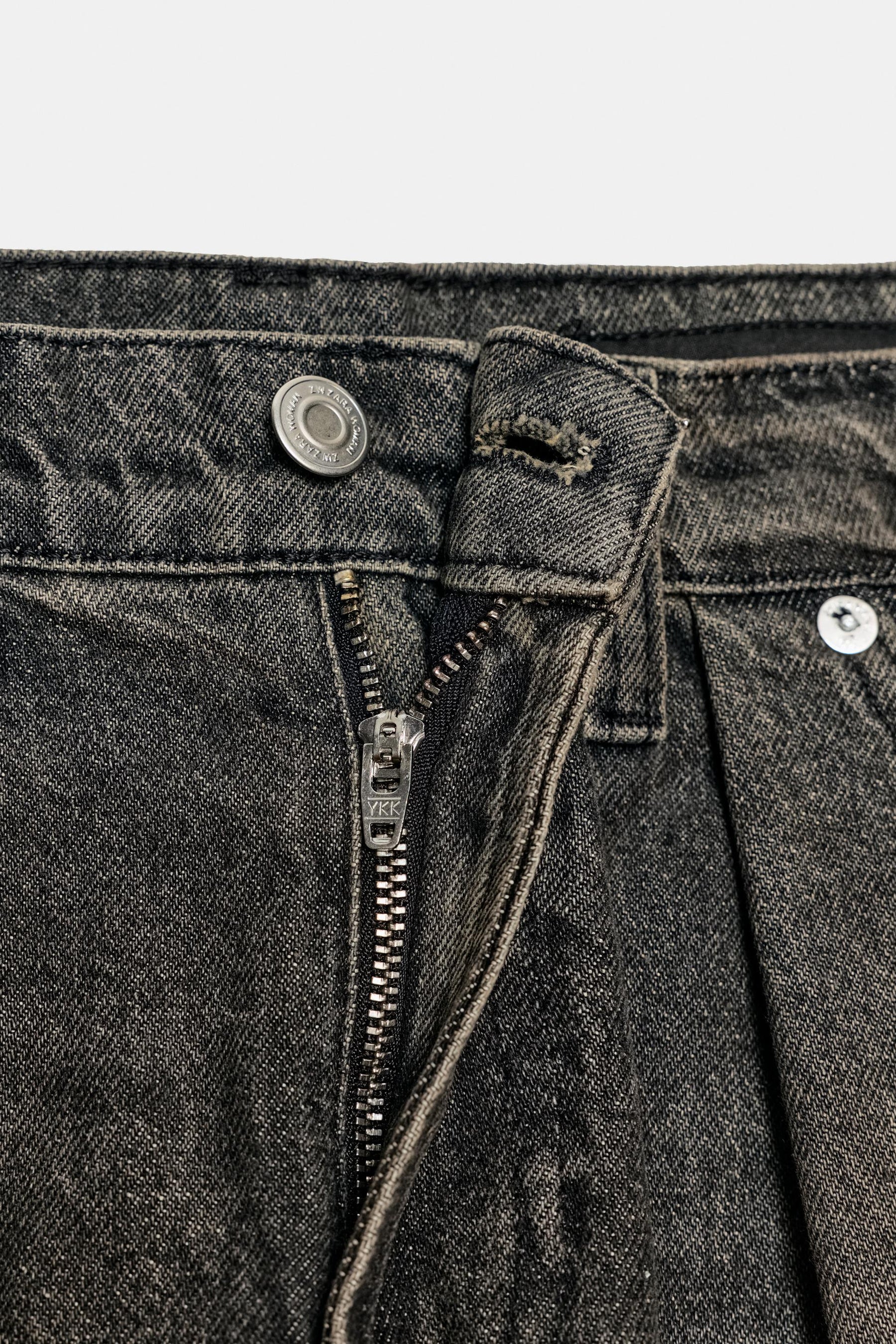 Weit geschnittene Jeans mit mittelhohem Bund