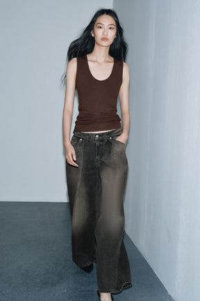 Weit geschnittene Jeans mit mittelhohem Bund