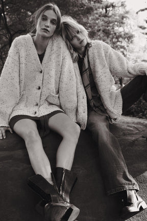 ÜBERGROSSER STRICKCARDIGAN