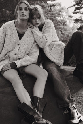 ÜBERGROSSER STRICKCARDIGAN