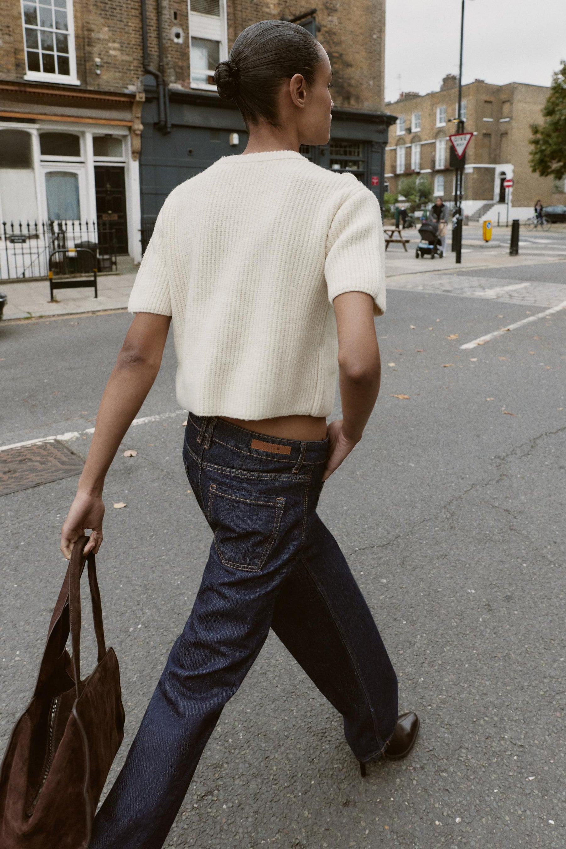 STRUKTURIERTER BLUMENPULLOVER