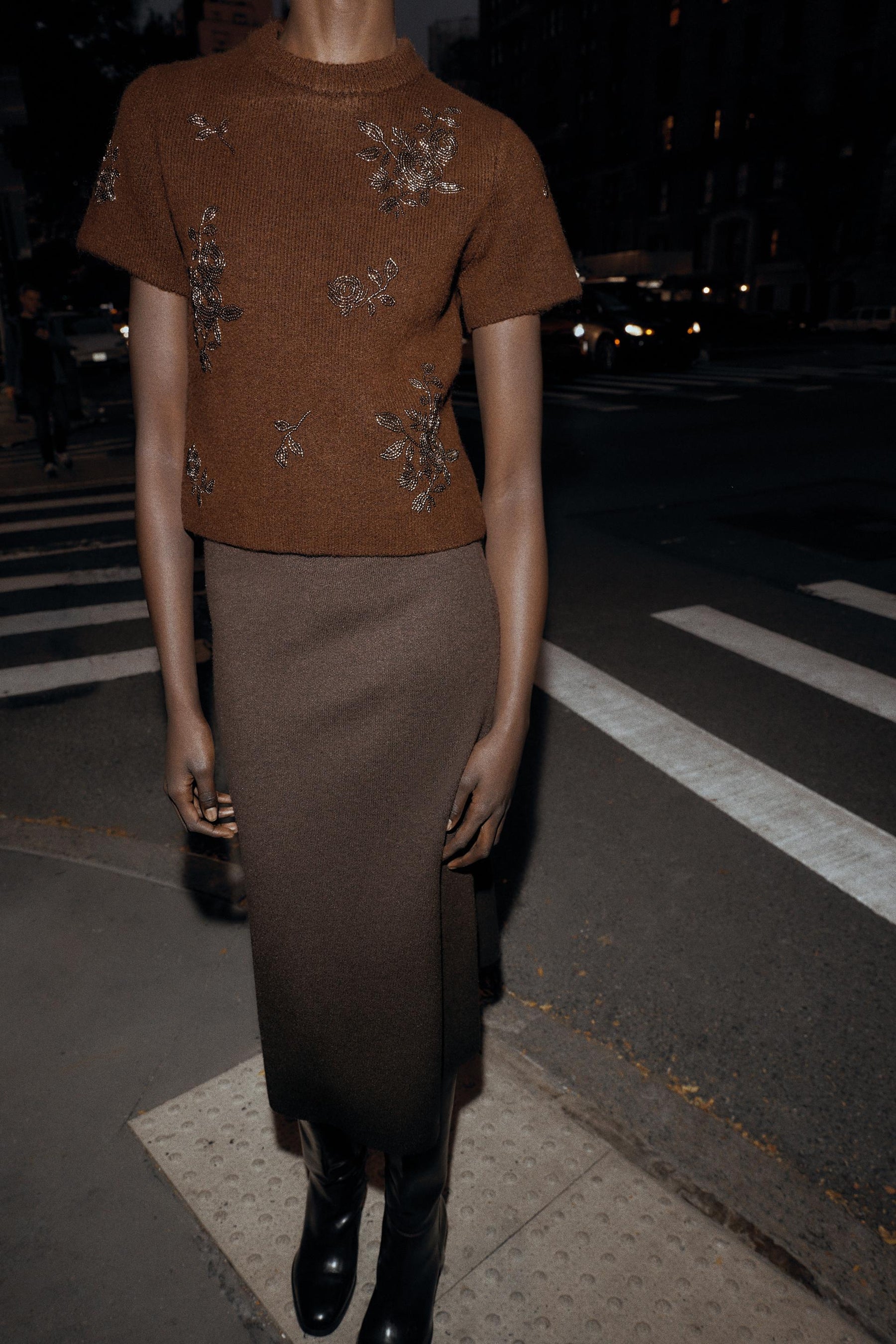 Kurzarmpullover mit Perlenbesatz