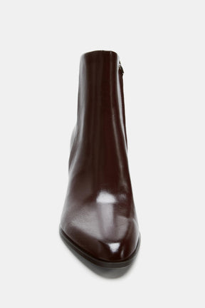 Stiefeletten mit breitem Absatz