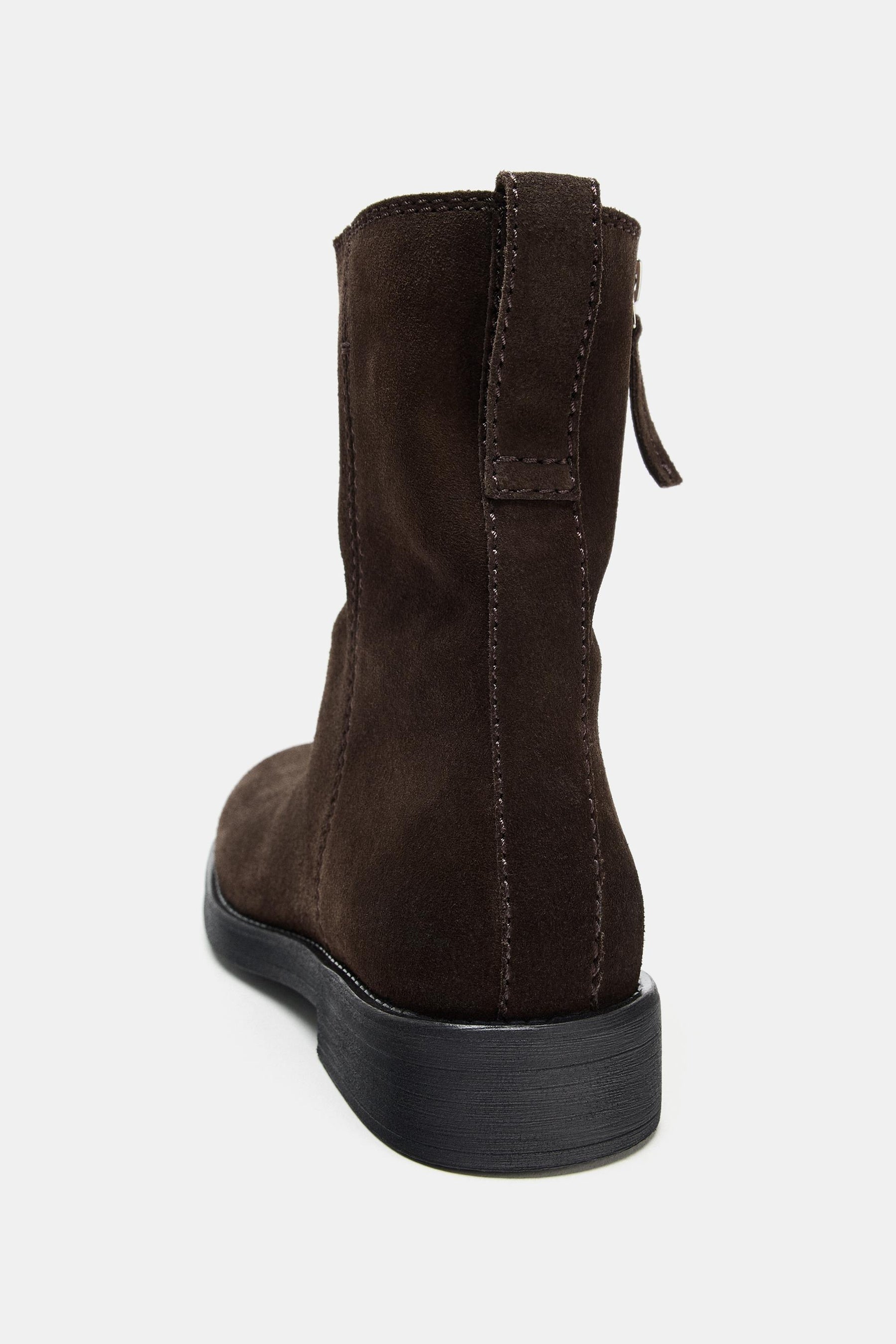 WILDLEDER-ANGLE-BOOTS
