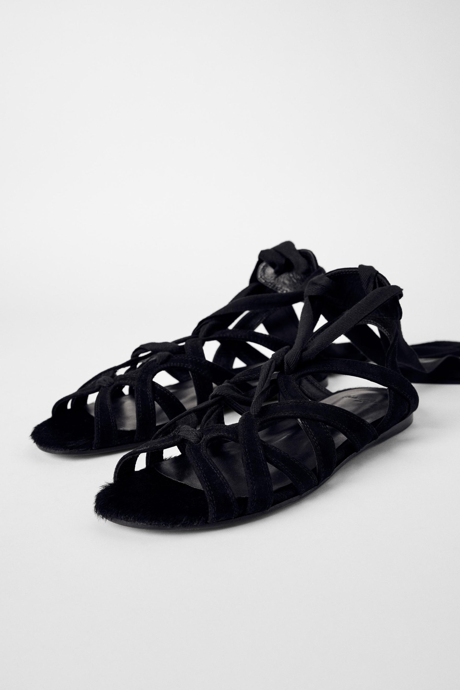 FLACHE SANDALEN