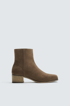 LEATHER HEELED LIMITED EDITION BOOTS - Image 4