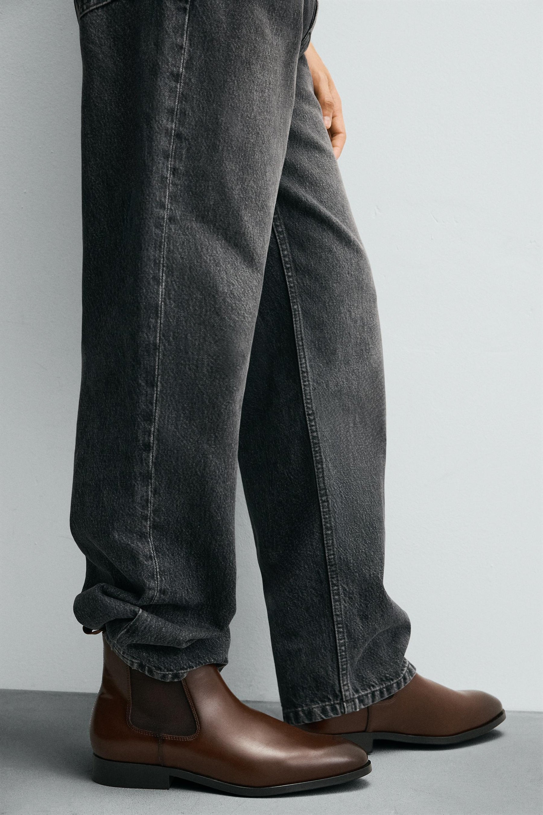 Spitz zulaufende Chelsea Boots